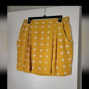 yellow skirt